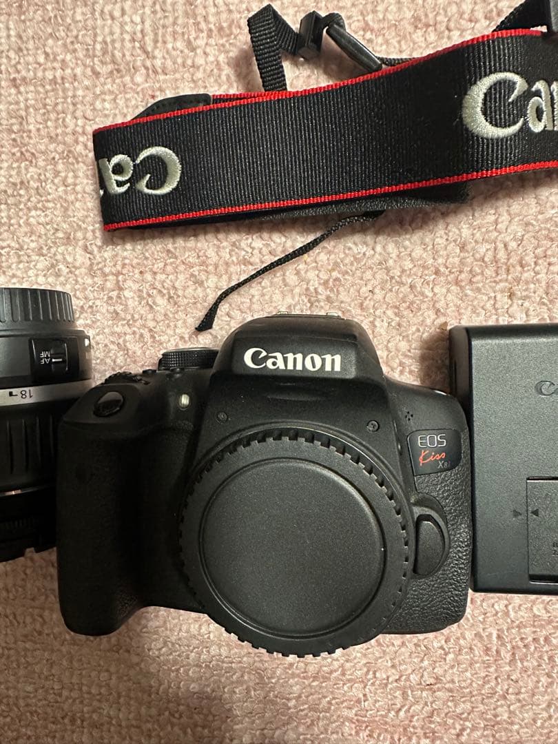 Canon EOS X8i デジタル一眼レフカメラ