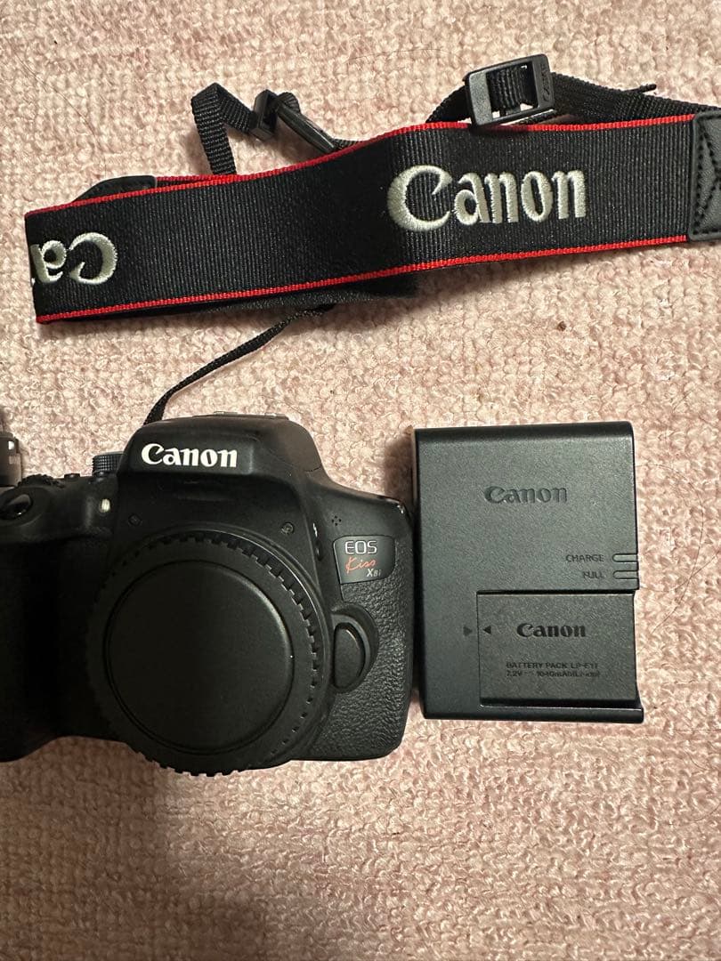 Canon EOS X8i デジタル一眼レフカメラ