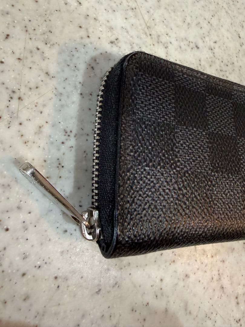 ルイヴィトン ケース ダミエ グラフィット