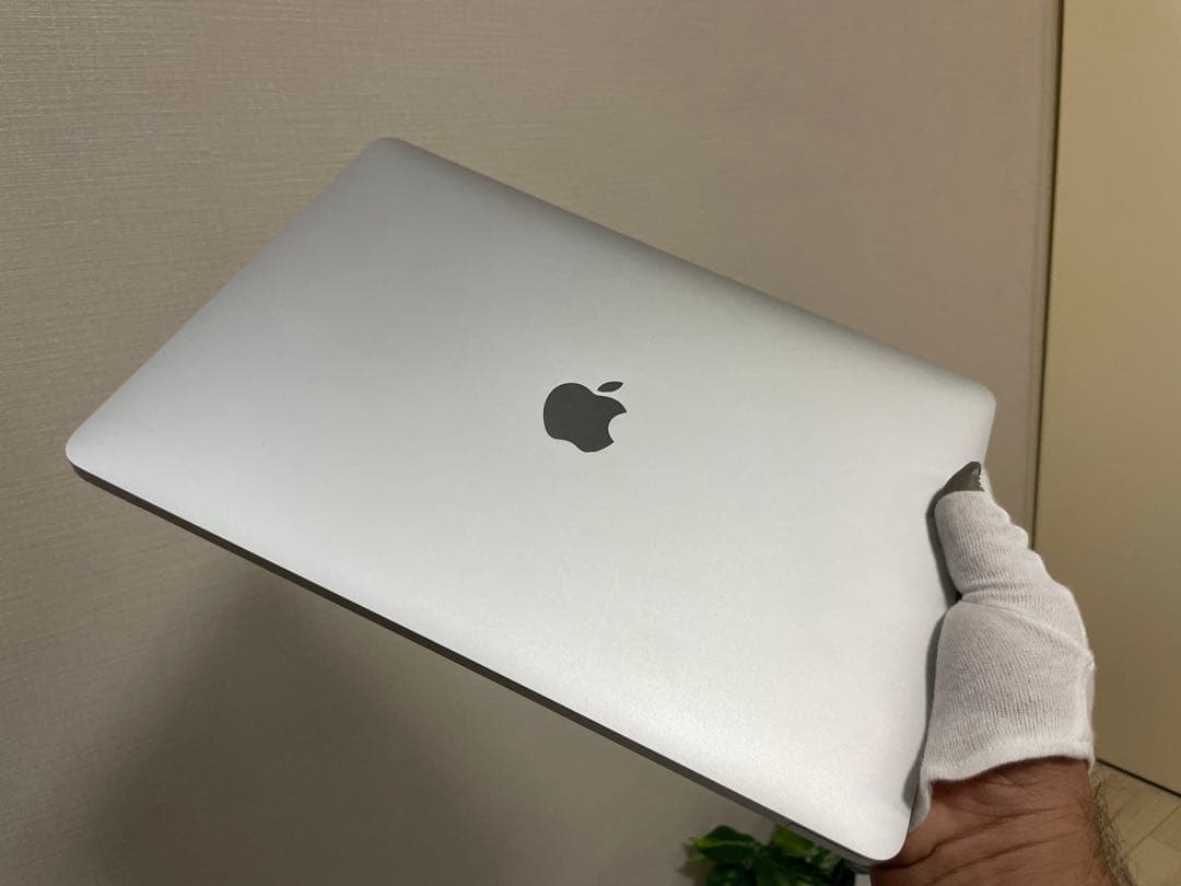 シルバー MacBook Retinaディスプレイ