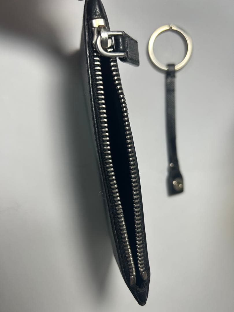 PRADA 黒 ケース