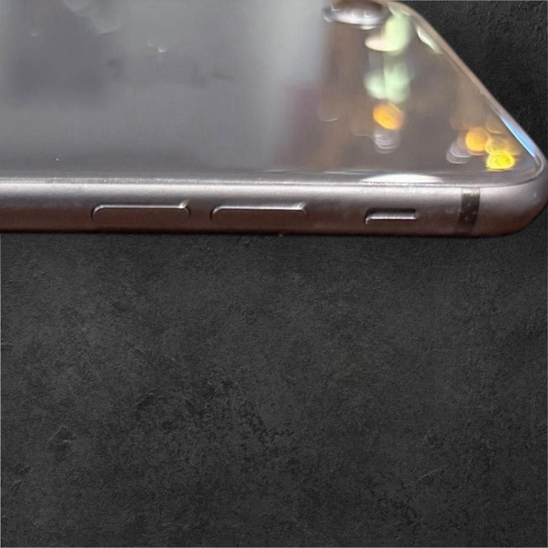 中古品 simロック解除済 iPhone8 64GB スペースグレイ