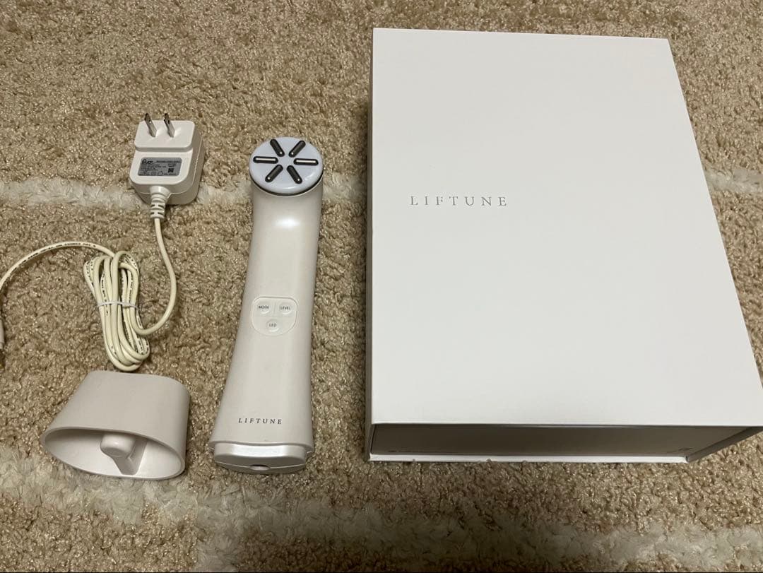 LIFTUNE 美顔器　ホワイト　箱・充電器・スタンド付き