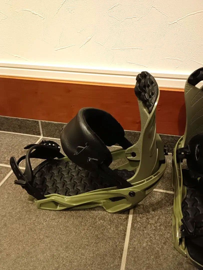 SALOMON RHYTHM Mサイズ