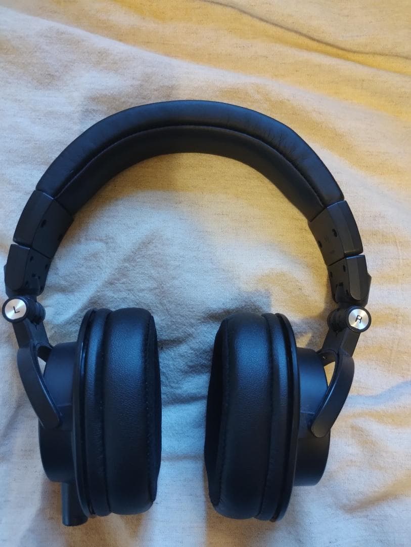 オーディオテクニカ 有線ヘッドホン ブラック 箱・収納ケース付 ATH-M50x