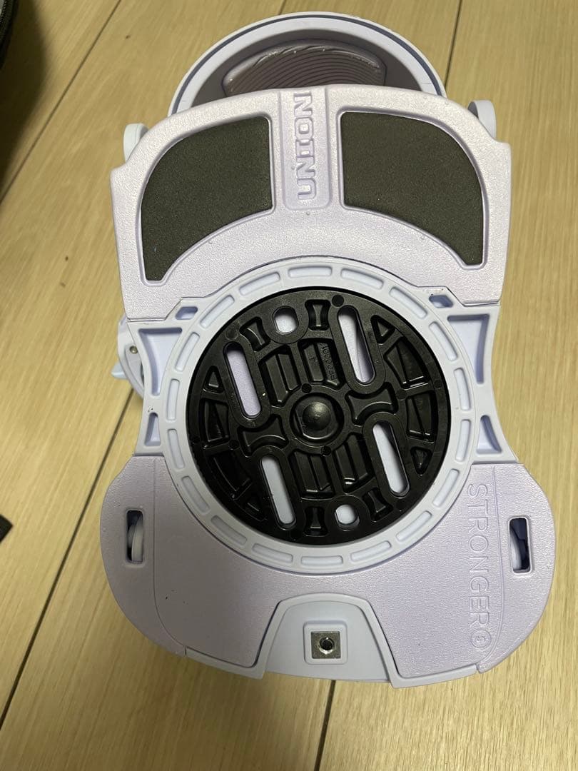 Union トリロジー　薄い　紫色　スノーボードビンディング