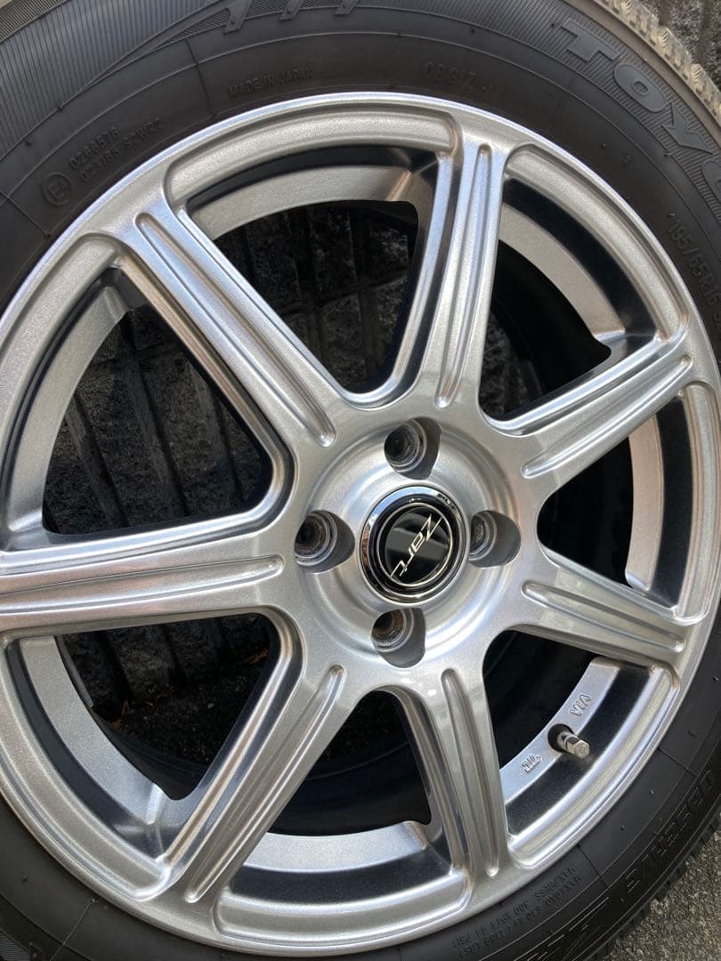 ライズ　ロッキー （ガソリン車）スタッドレスタイヤ　タイヤホイール付き４本セット