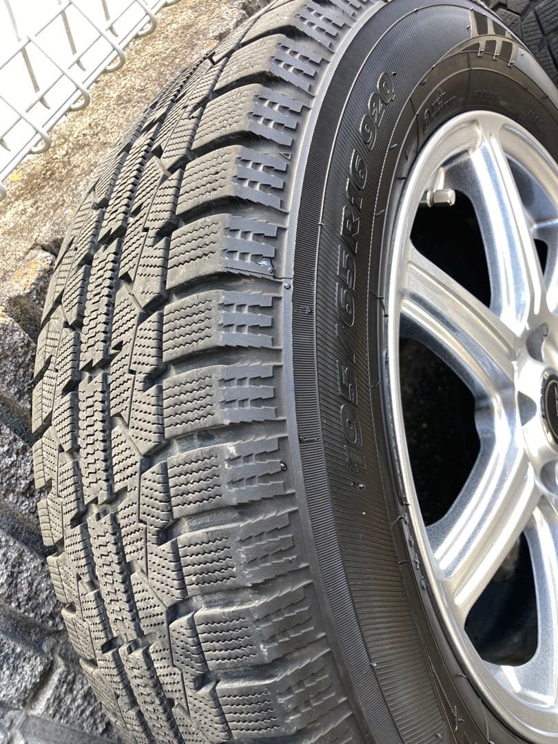 ライズ　ロッキー （ガソリン車）スタッドレスタイヤ　タイヤホイール付き４本セット