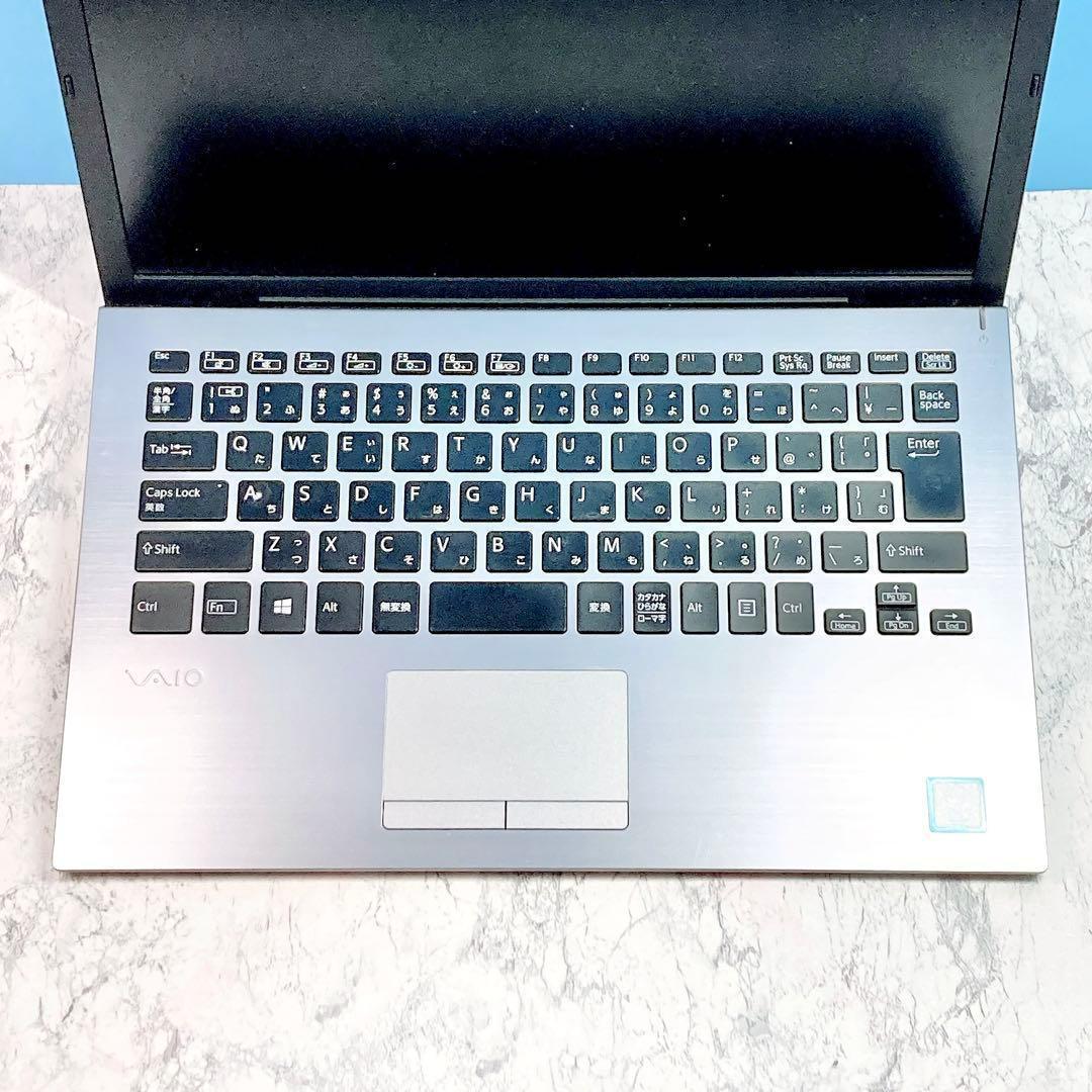 超軽量✨薄型✨SSD/8GB✨カメラ/オフィス✨バイオ✨コンパクトノートパソコン