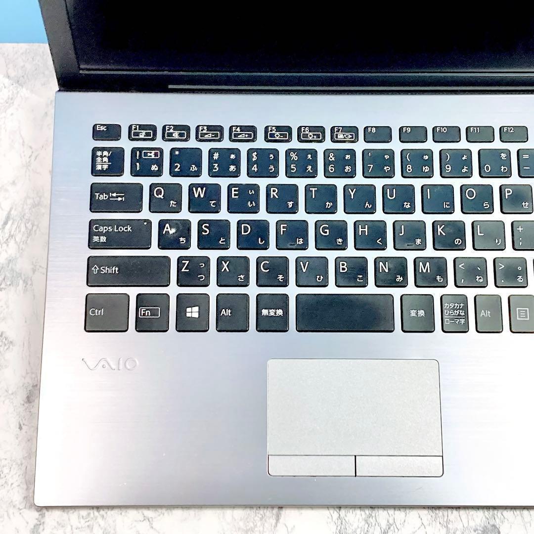 超軽量✨薄型✨SSD/8GB✨カメラ/オフィス✨バイオ✨コンパクトノートパソコン