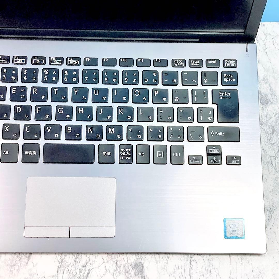 超軽量✨薄型✨SSD/8GB✨カメラ/オフィス✨バイオ✨コンパクトノートパソコン