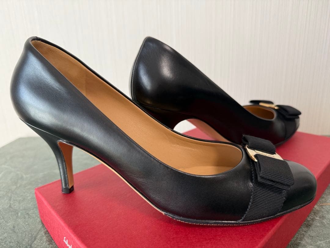 値下げ！靴 フェラガモ Ferragamo パンプス ブラック 24.5cm