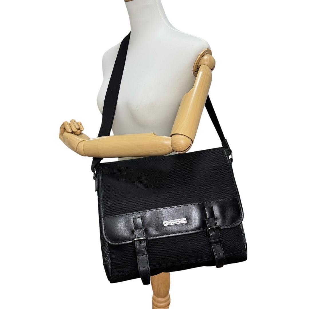 バーバリー　ブラックレーベル　ショルダーバッグ　メッセンジャーバッグ　ブラック