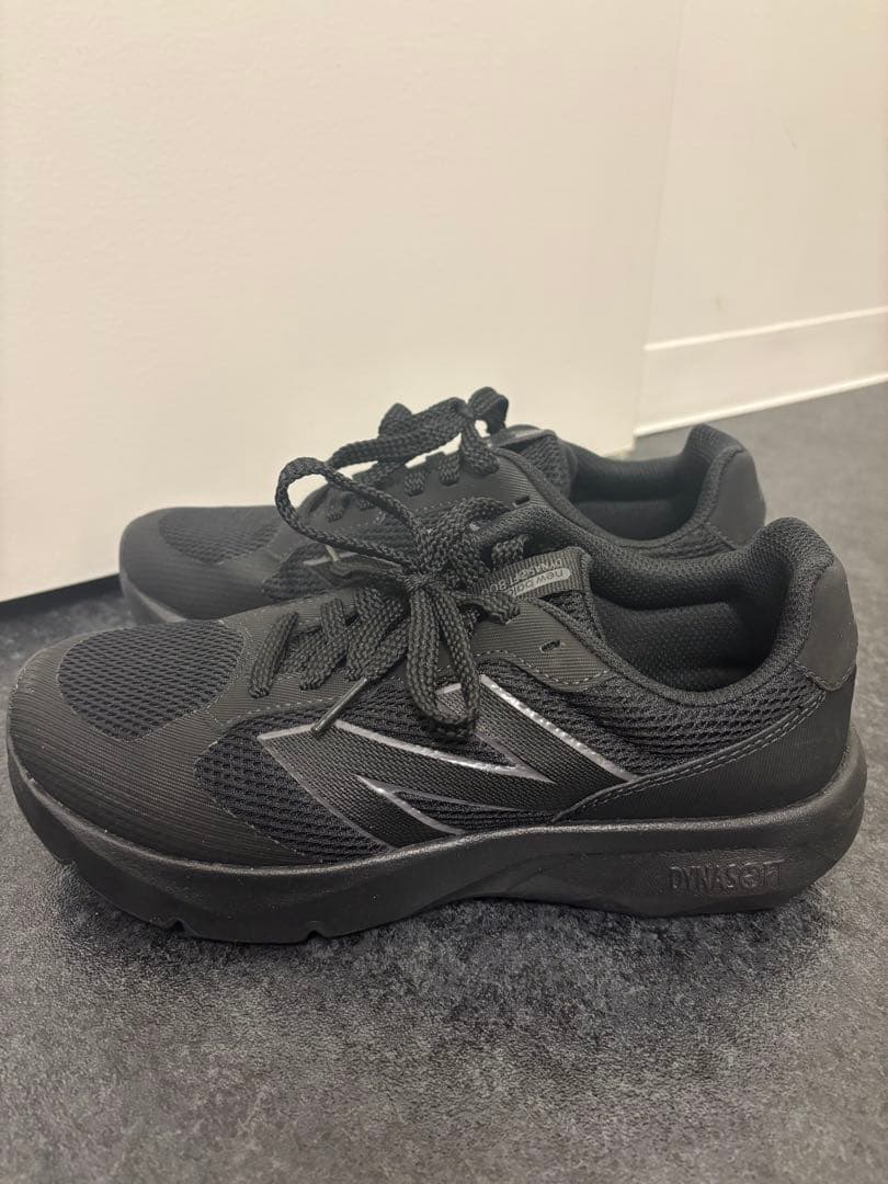 NEW BALANCE ニューバランス UA800SA1（2E）