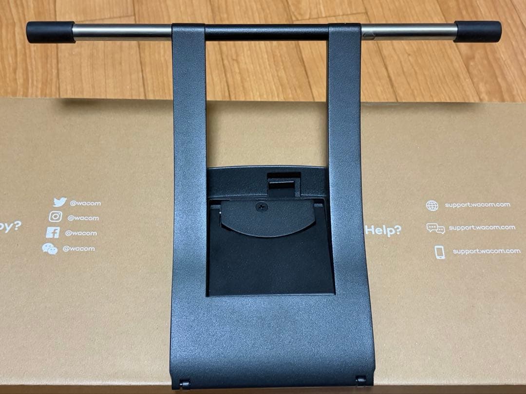 液タブ・ペンタブ Wacom Cintiq 22 (DTK2260K0D)