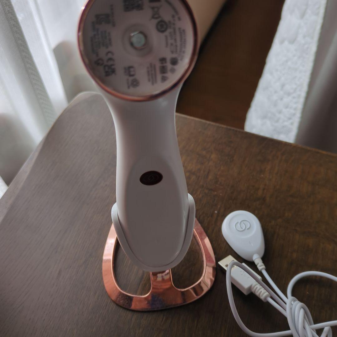 NUSKIN　ルミスパ美顔器 スタンド付き 充電ケーブル付