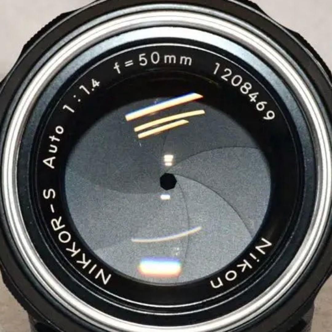 《動作品》 Nikon FE +標準レンズ付きフィルムカメラ