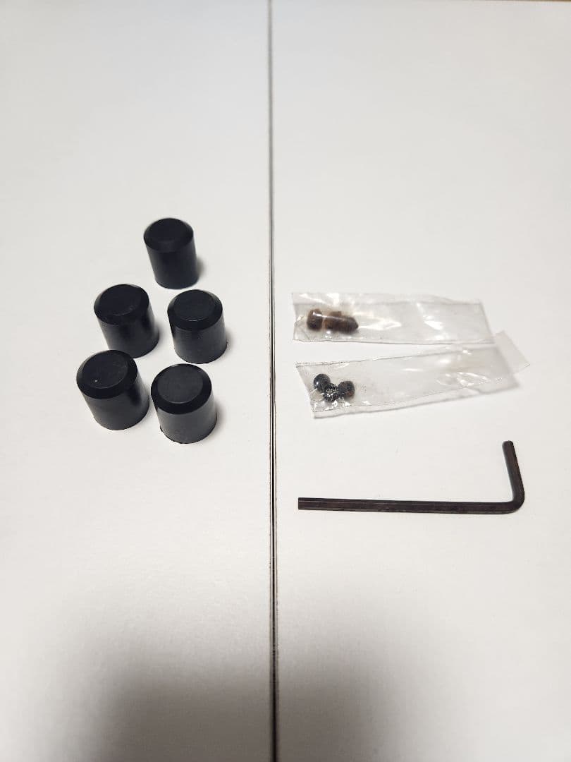 MOMO(イタリア製)のベネトンカラーのステアリングとシフトノブ及びホーンボタン