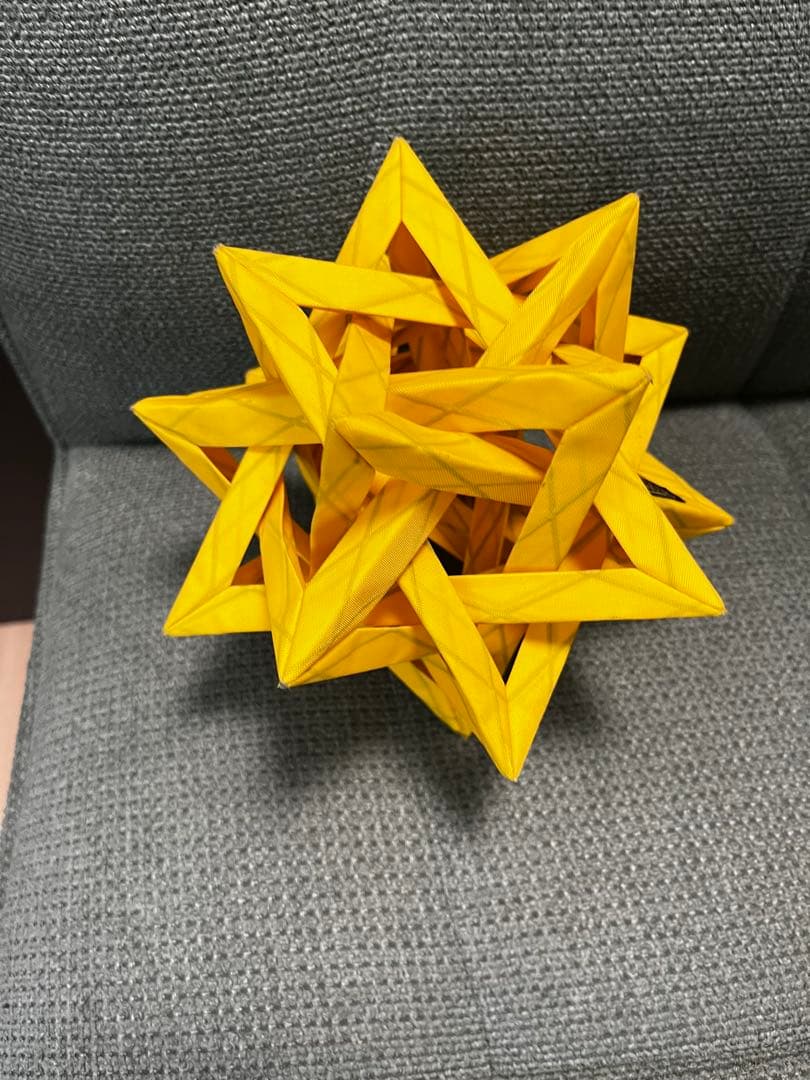 COLONIA 星形立体オブジェ 黄色