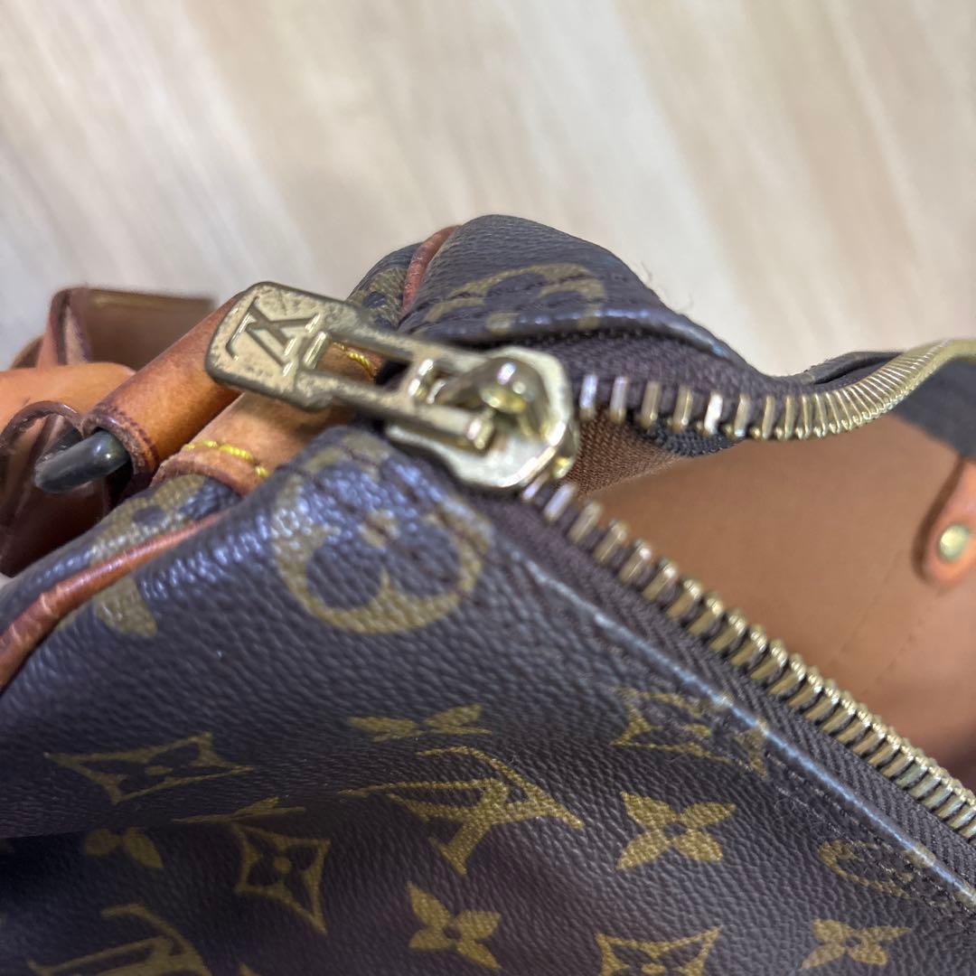 Louis Vuitton ルイヴィトン キーポルモノグラム ストラップ付き