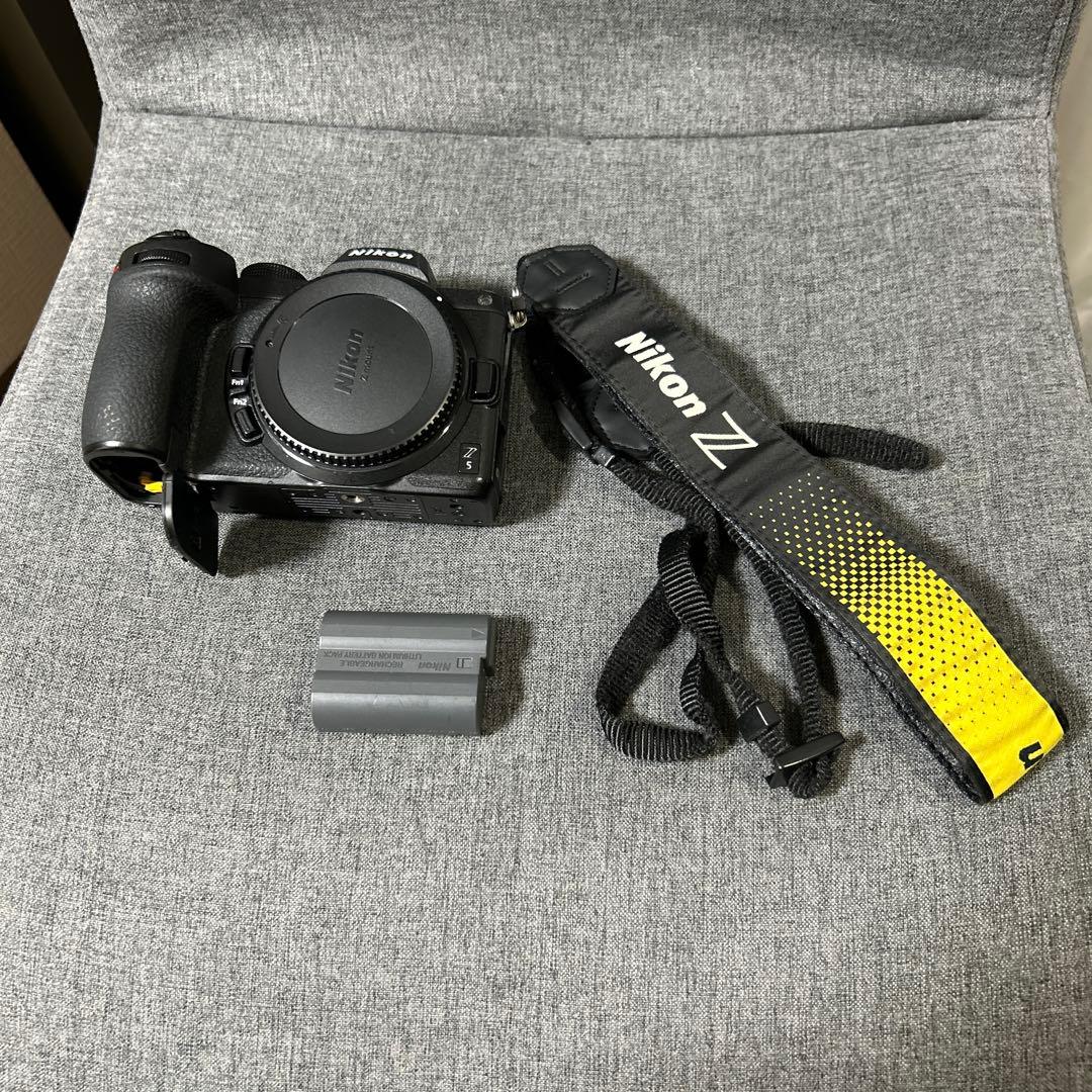 Nikon Z5 ミラーレスカメラ　本体　ボディ　ニコン　フルサイズ