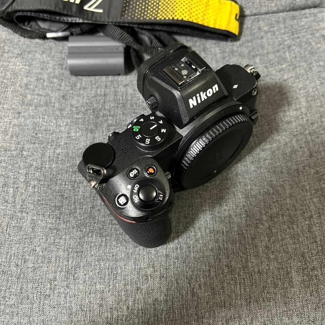 Nikon Z5 ミラーレスカメラ　本体　ボディ　ニコン　フルサイズ