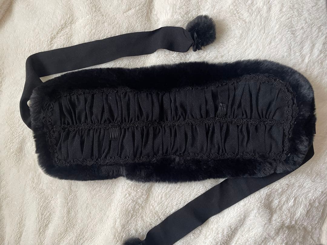 Luxmira 黒いファーボンネット