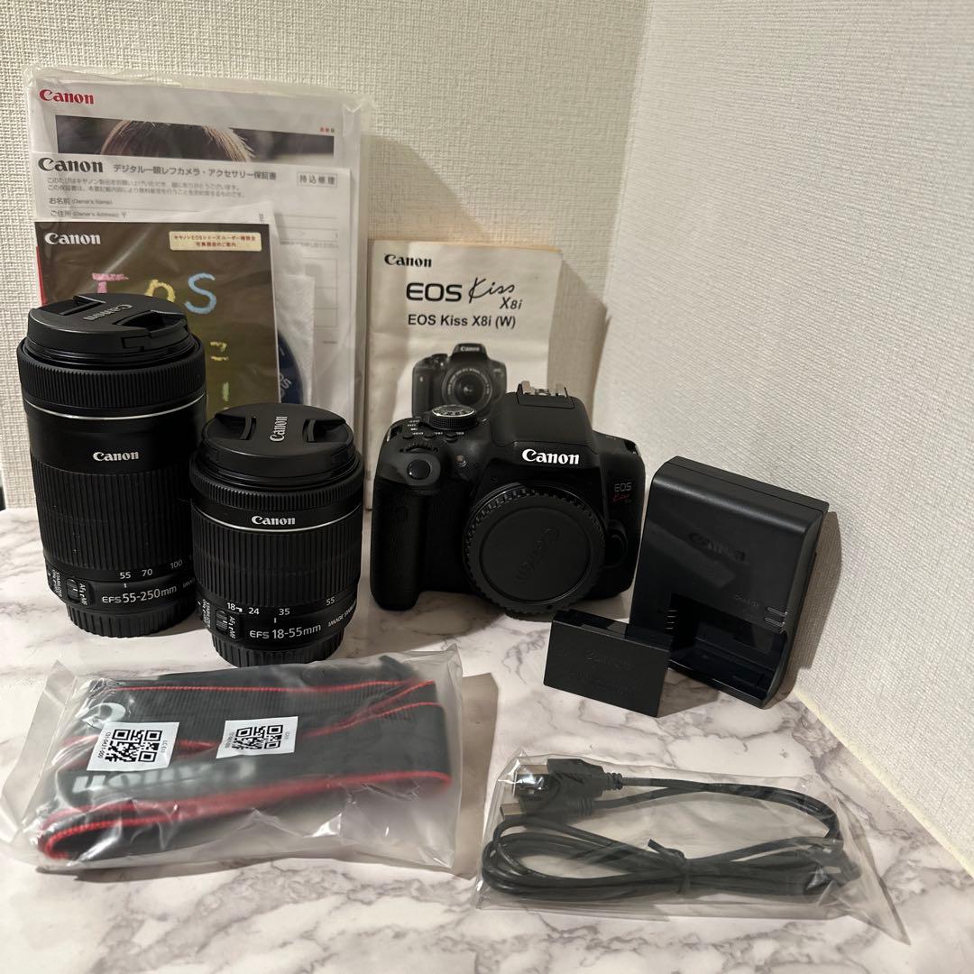 Canon EOS Kiss X8i ダブルズームキット 一眼レフカメラ