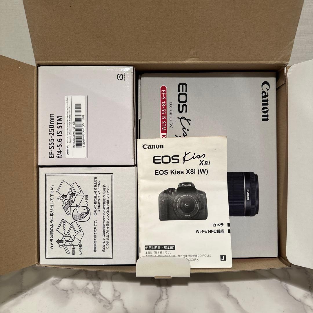 Canon EOS Kiss X8i ダブルズームキット 一眼レフカメラ