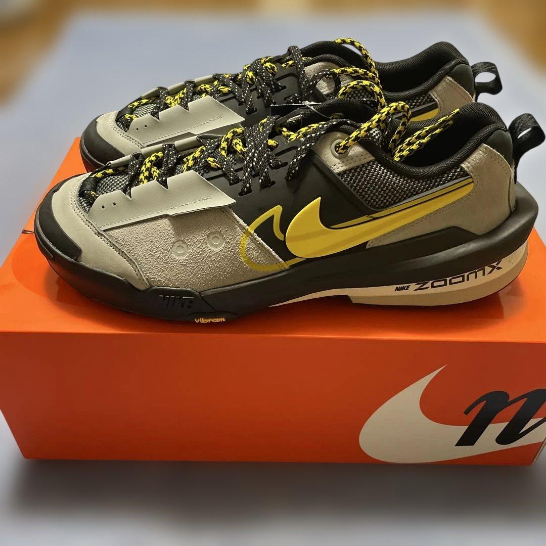 靴 NIKE ZEGAMADOME SP HQ8618 002 sacai