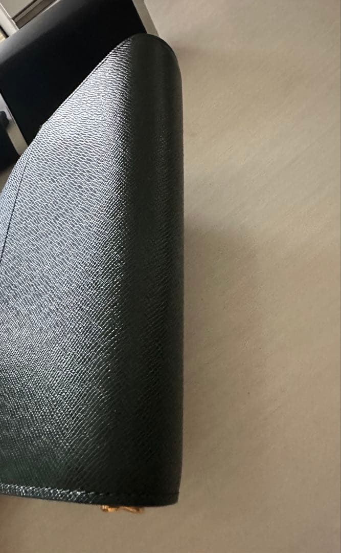 Louis Vuitton ダークグリーン レザー 長財布