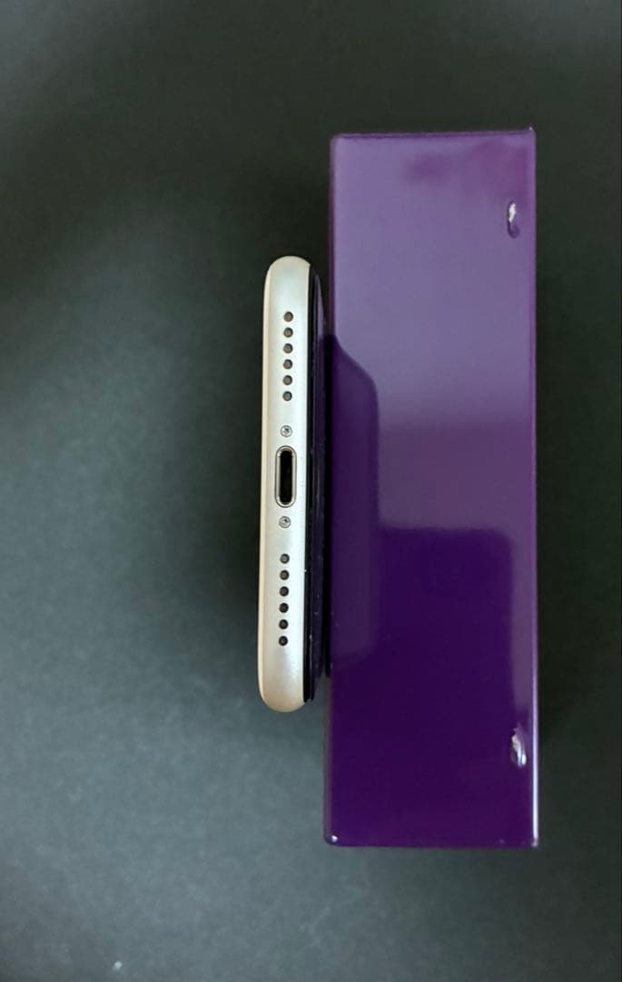 Apple iPhone SE (第2世代) ホワイトSIMロックなし