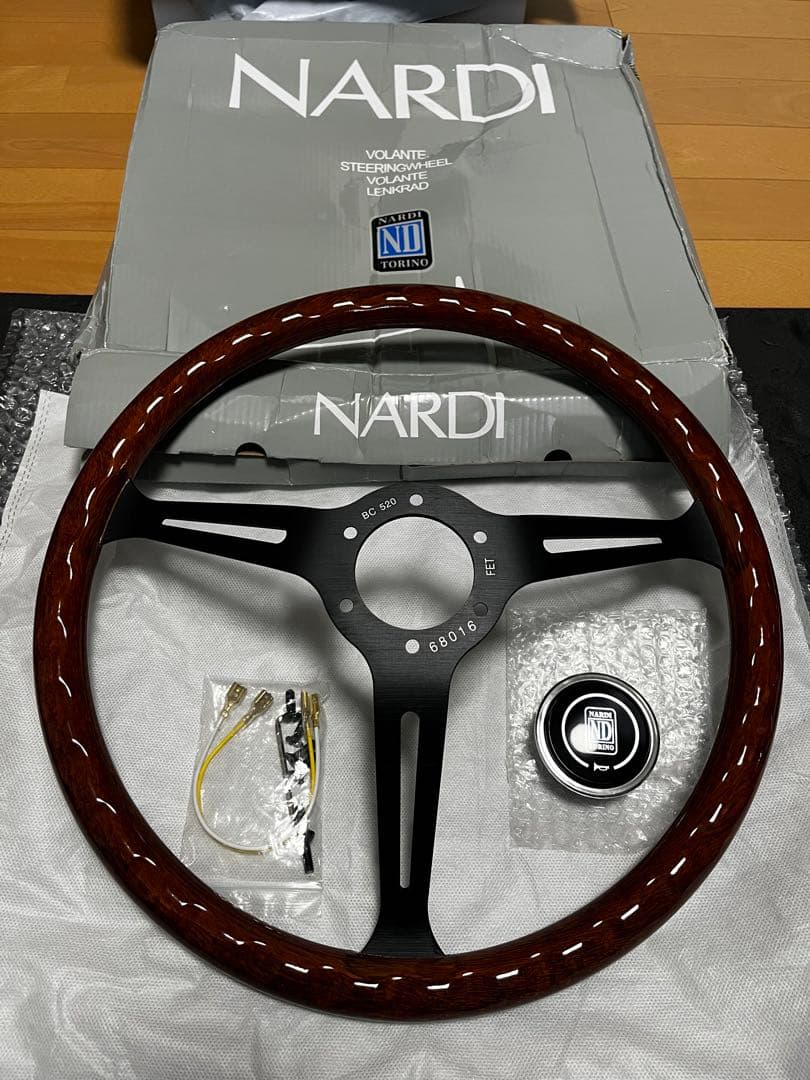 ナルディ クラシック ウッド ブラックステアリング 14インチ