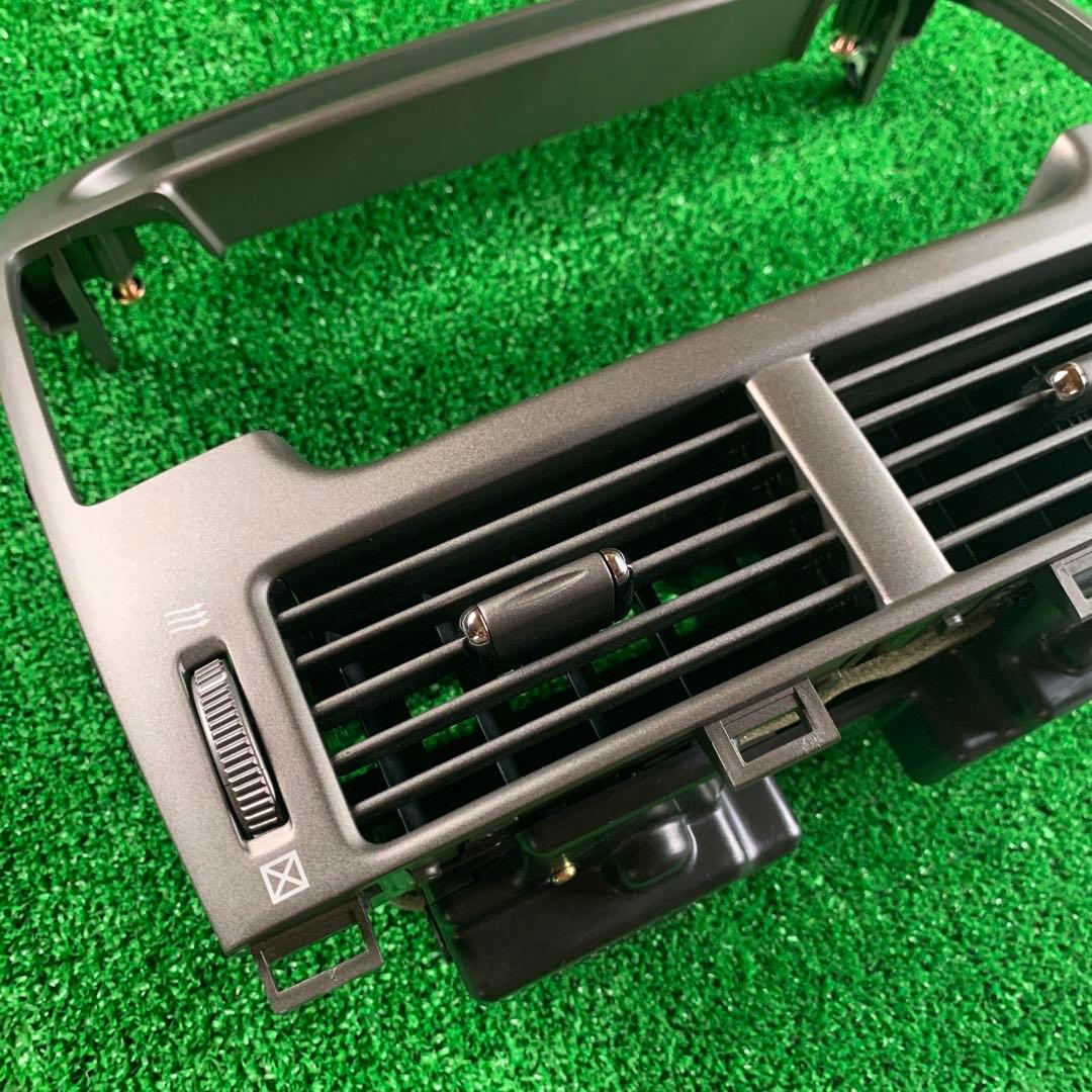 トヨタ　セルシオ30 31 純正ナビエアコンルーバーカバー　インパネ　中古品