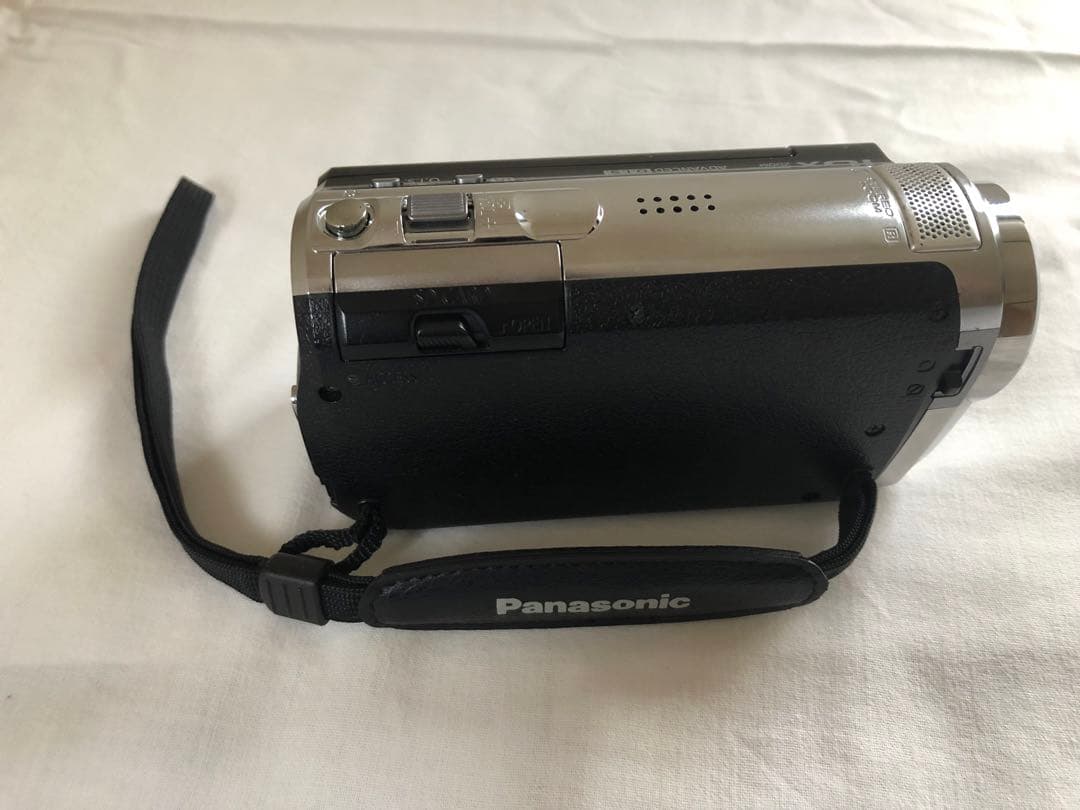 【美品】パナソニック HDC-TM30 デジタルハイビジョンビデオカメラ