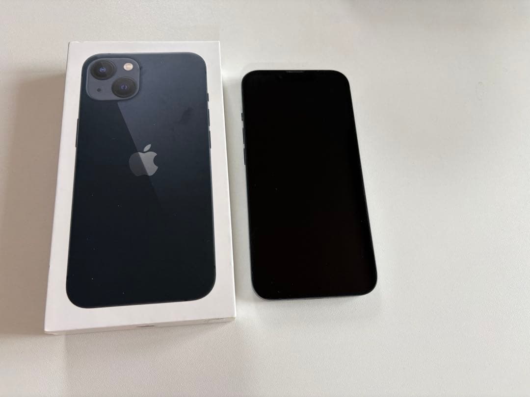 Apple iPhone 13ブラック 本体