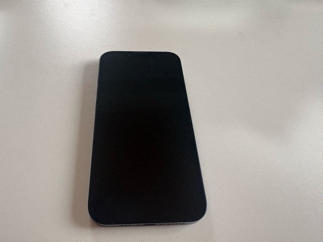 Apple iPhone 13ブラック 本体