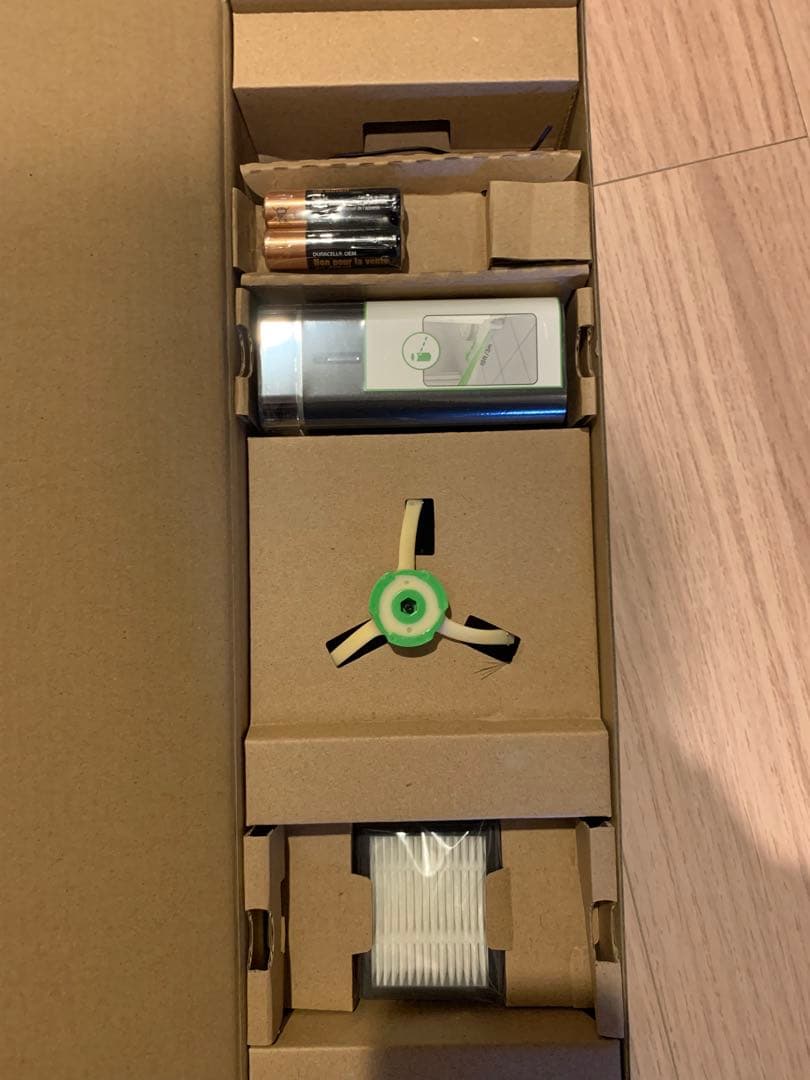 Roomba i7 ロボット掃除機本体 充電ドック、交換部品付き