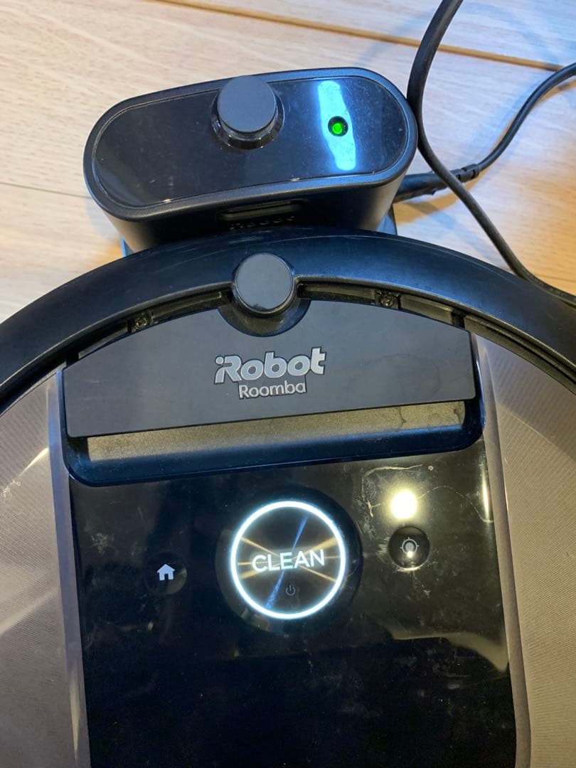 Roomba i7 ロボット掃除機本体 充電ドック、交換部品付き