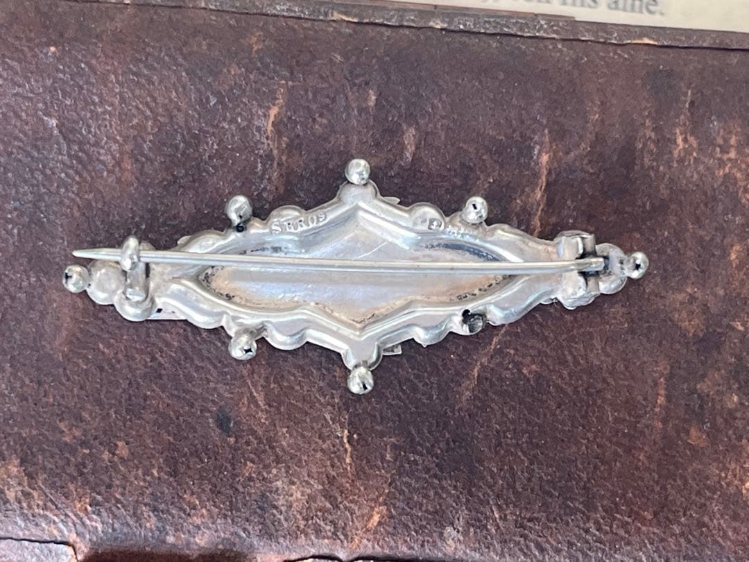 ★早い者勝ち★英国 ヴィクトリアン シルバーブローチ 銀