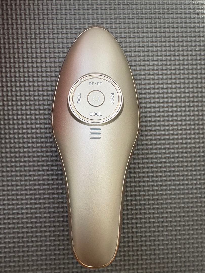 MEラボンエクラ　IKKO 美顔器