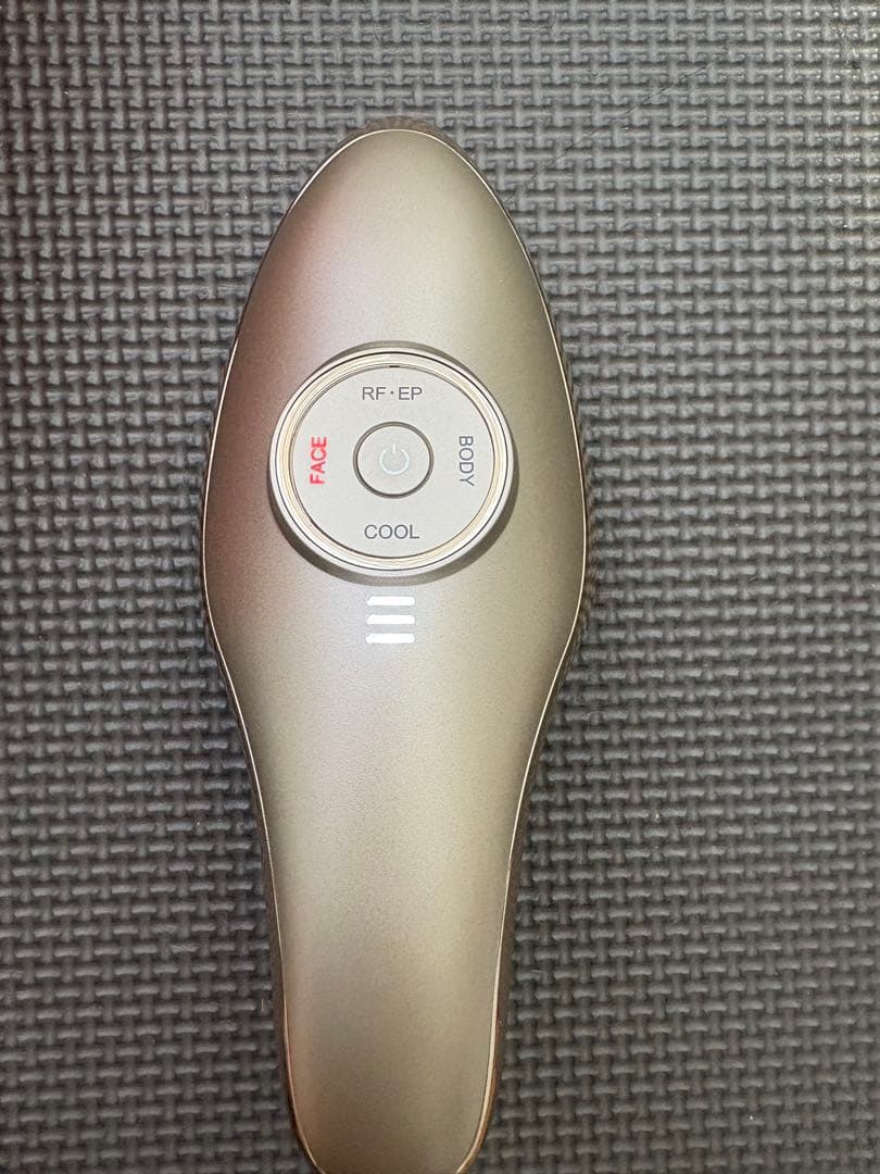 MEラボンエクラ　IKKO 美顔器