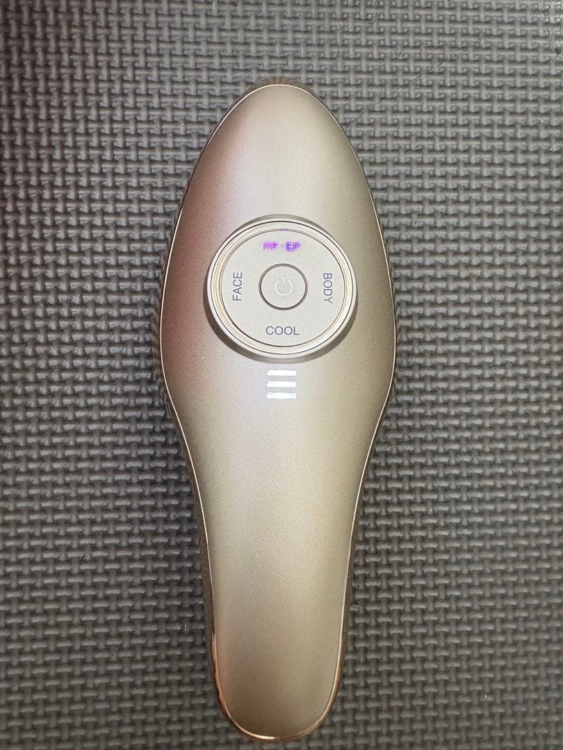 MEラボンエクラ　IKKO 美顔器