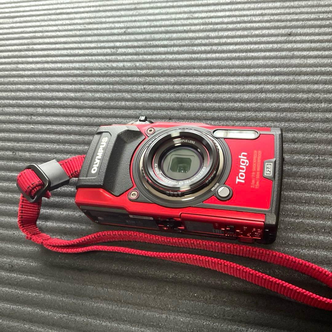 【OLYMPUS オリンパス TG-5 カメラ レッド】オプションパーツ付