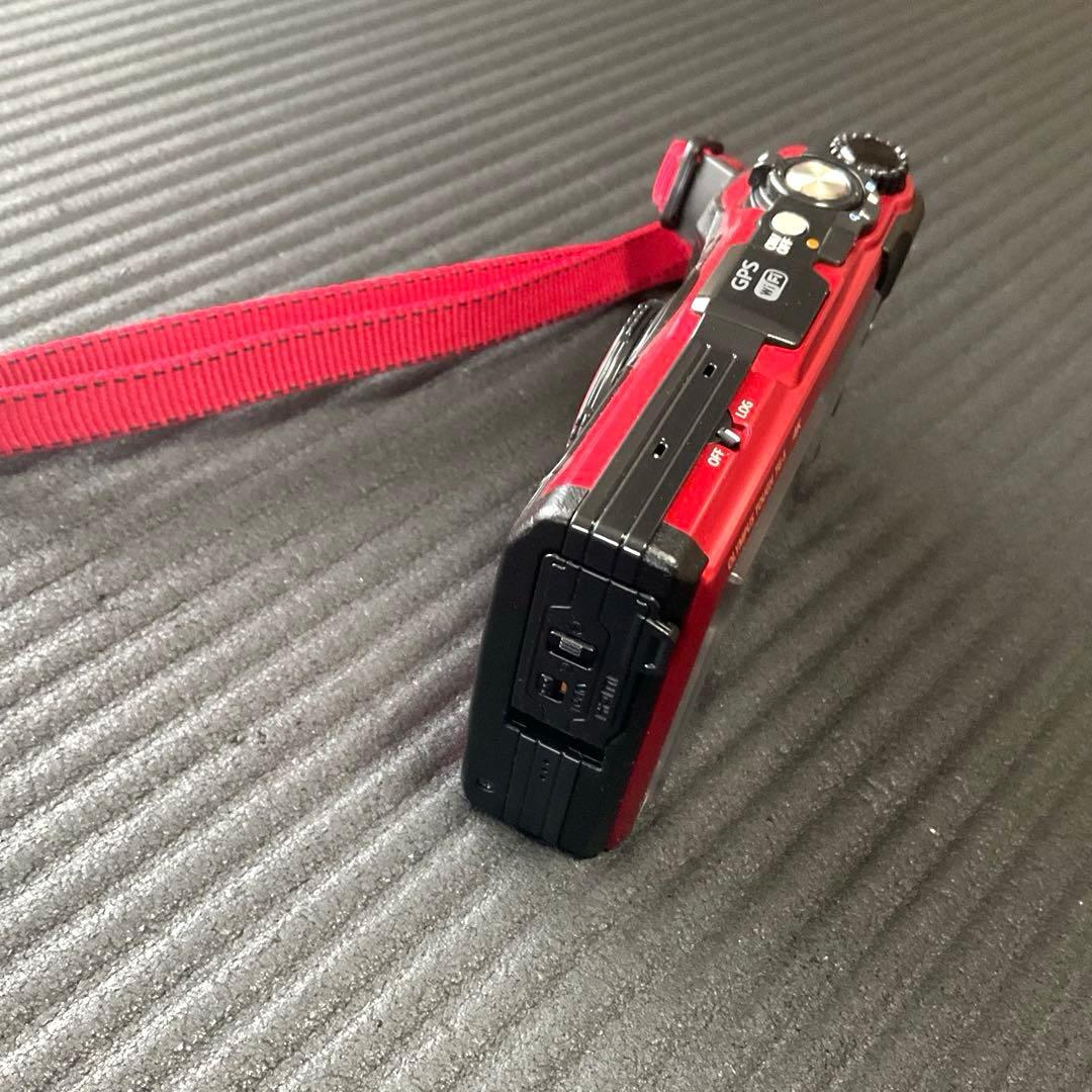 【OLYMPUS オリンパス TG-5 カメラ レッド】オプションパーツ付