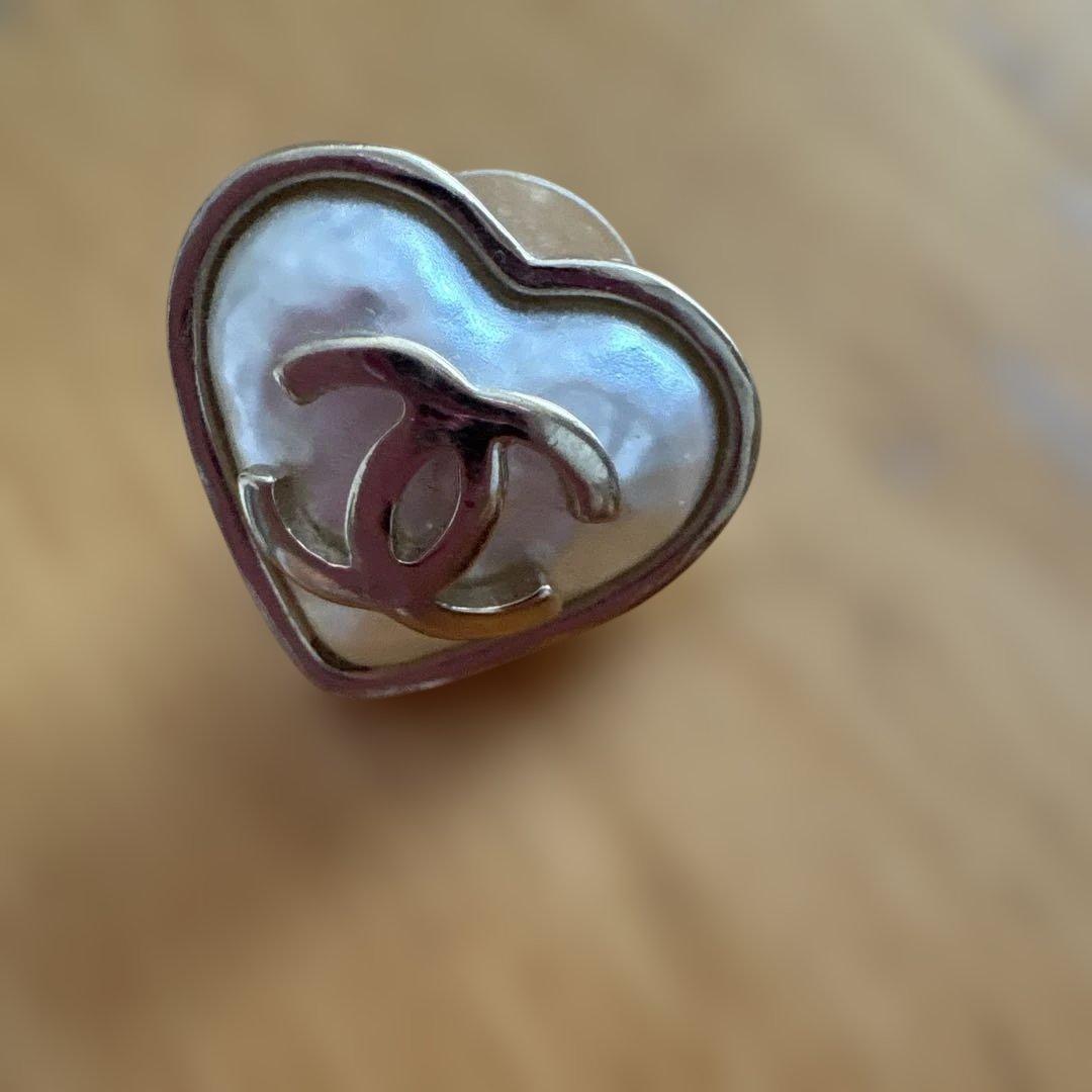 CHANEL ハート型パールピアス
