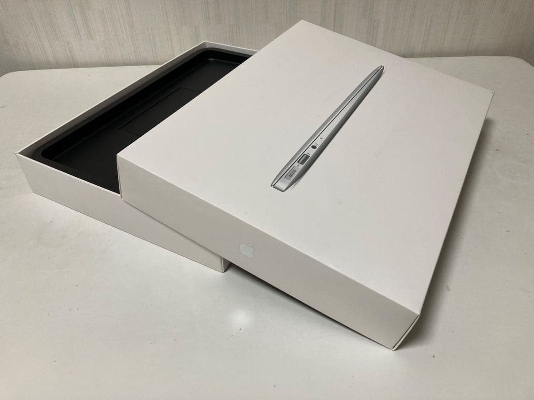 Apple MacBook Air 【2012】13インチ 動作確認・初期化済