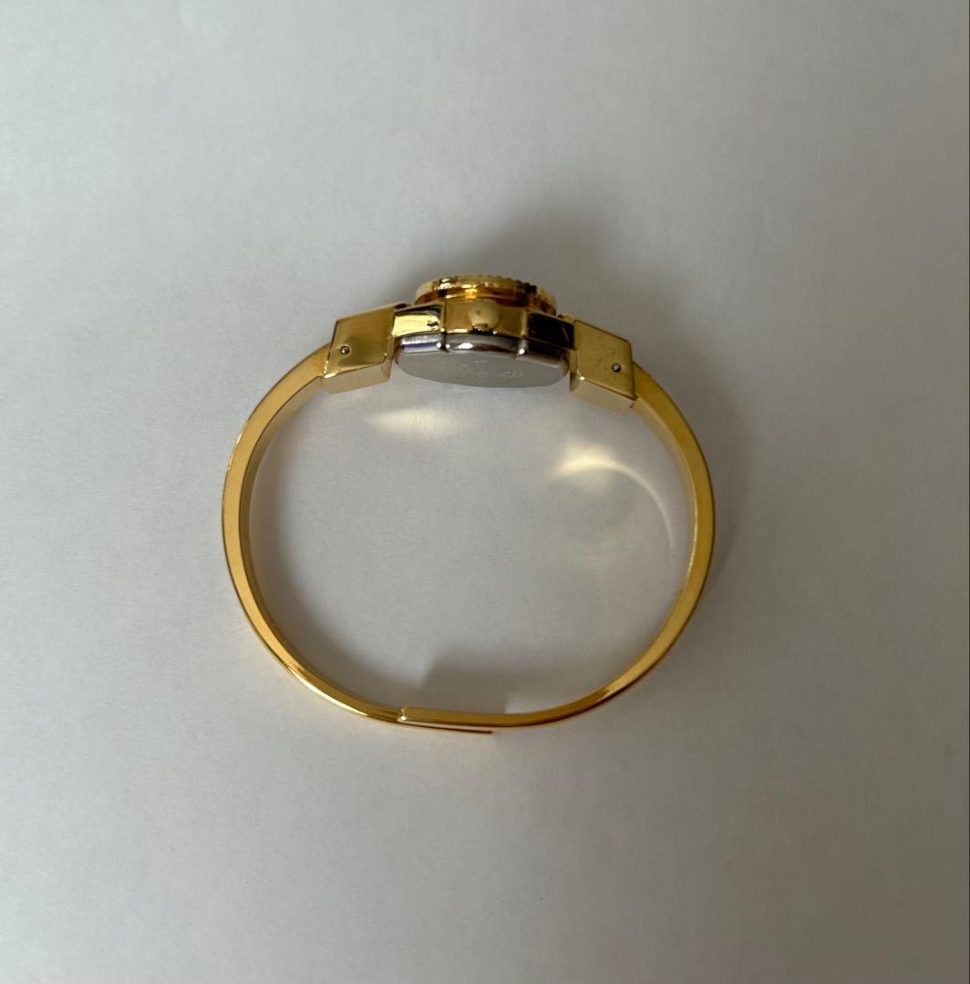 アンドレア・モーレ ゴールドバングル時計