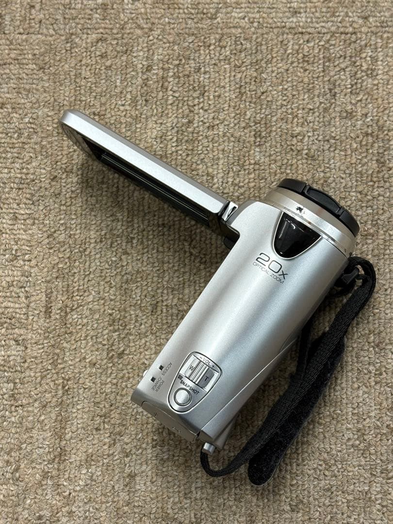 【極美品】JVC Everio GZ-HM320-S コンパクトビデオカメラ