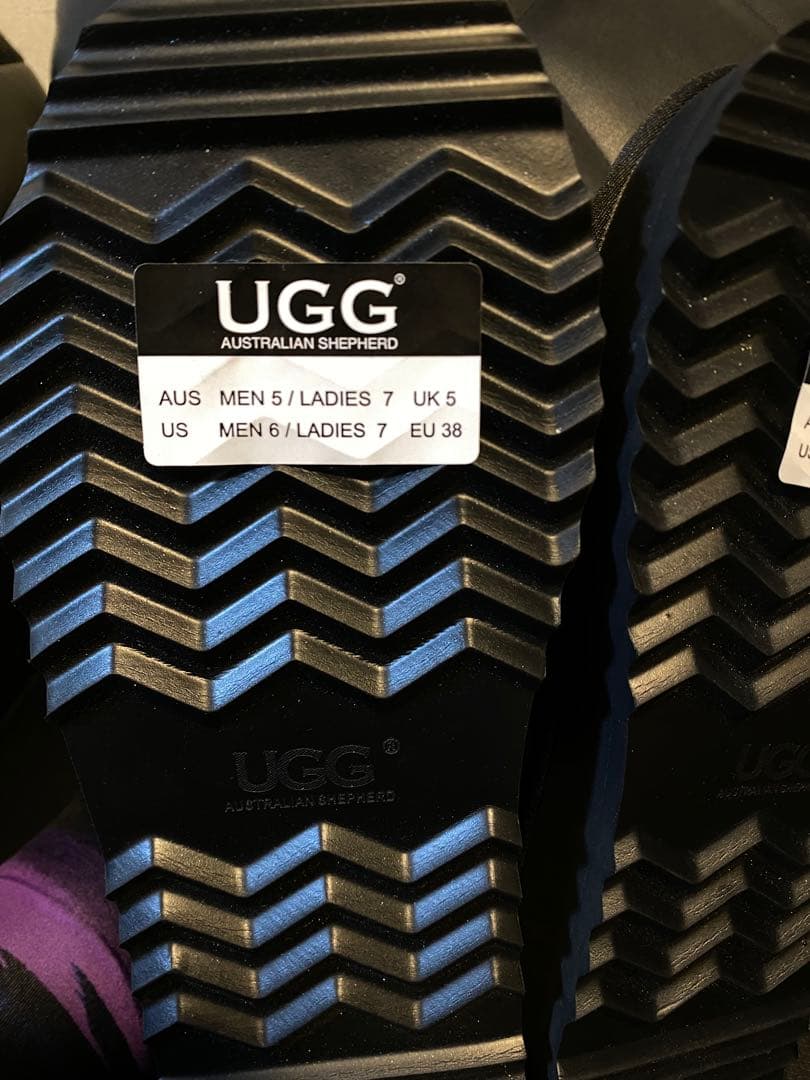 UGG ブラック スリッポン 9